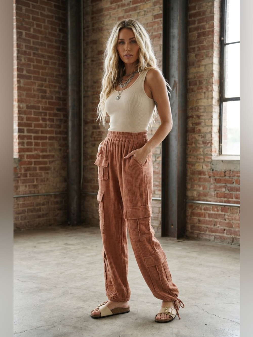 NWT Eesome Mineral Washed Textured Cargo Pocket Jogger Pants Terracotta - Picture 3 of 11